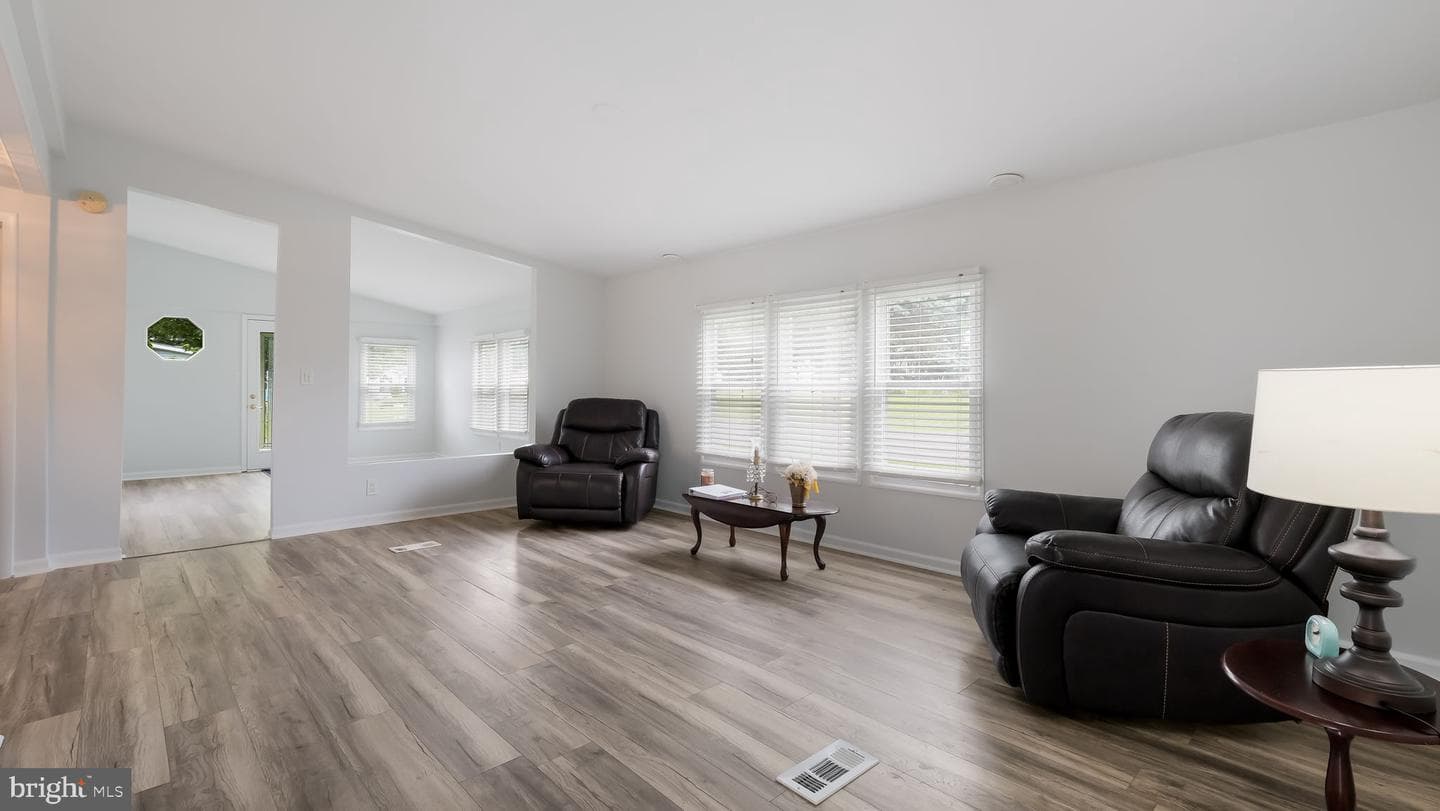 637 Laurel Court photo 8