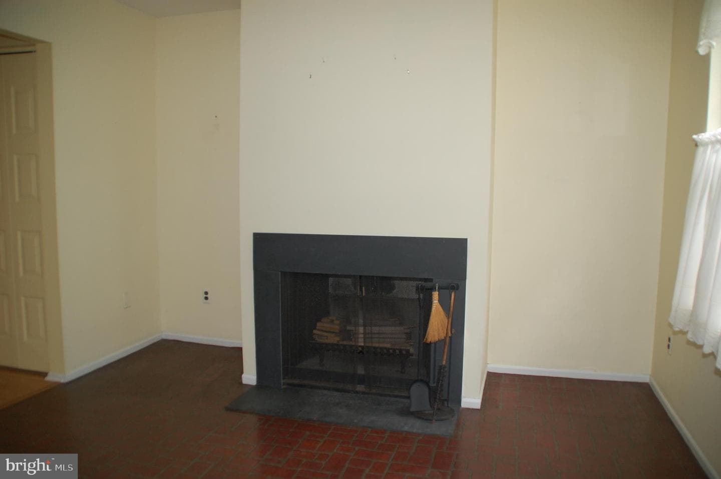 404 Franklin Court photo 10