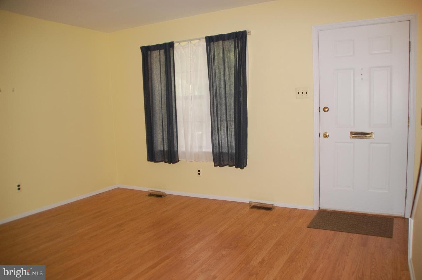 404 Franklin Court photo 5