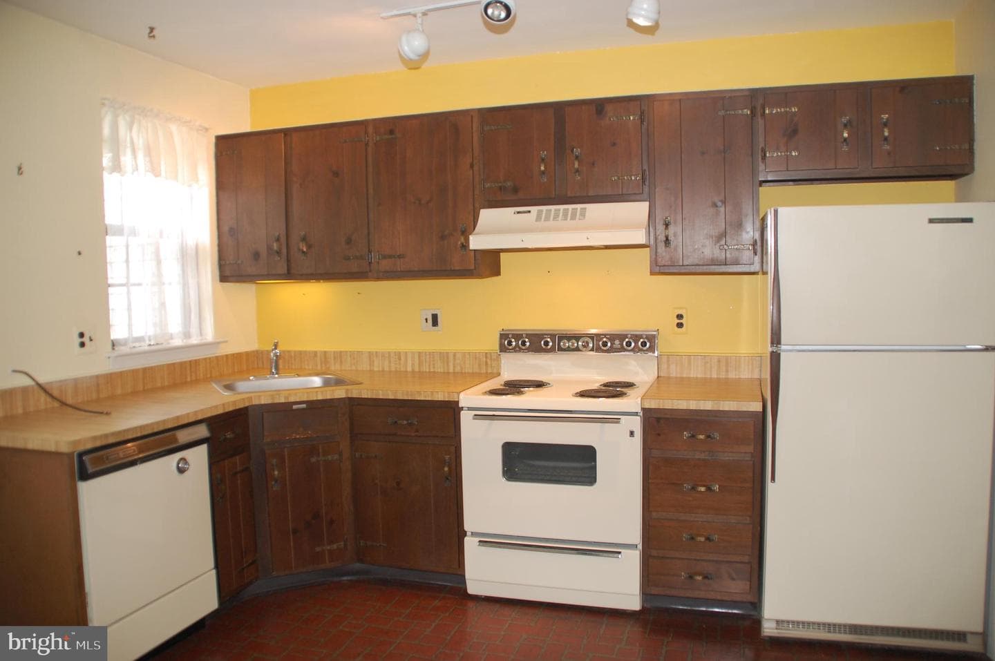 404 Franklin Court photo 7