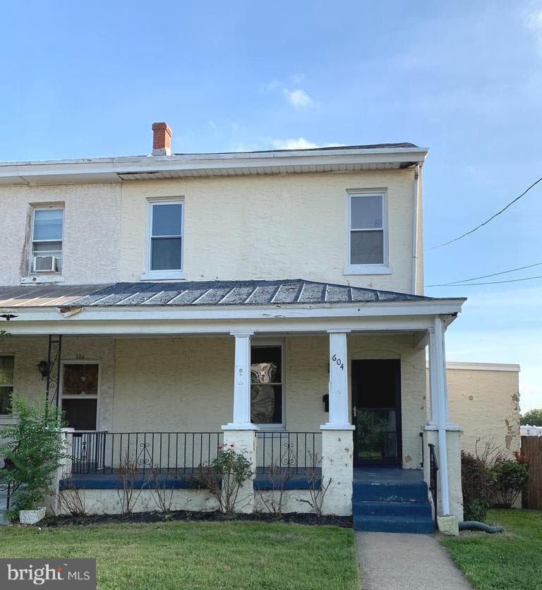 604 E Marshall Street photo 1