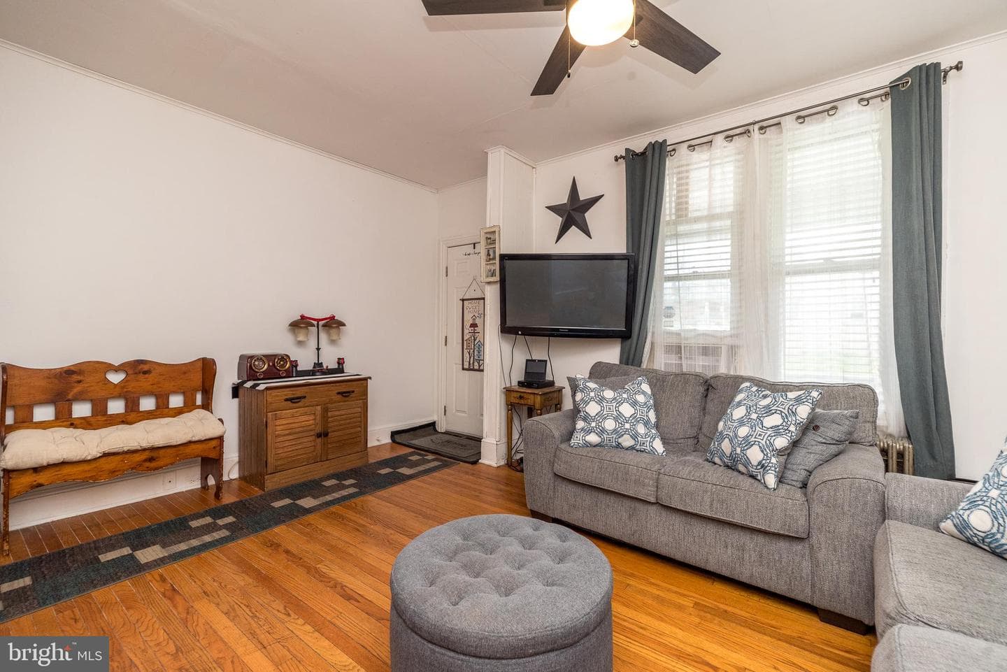 554 W Walnut Street photo 10
