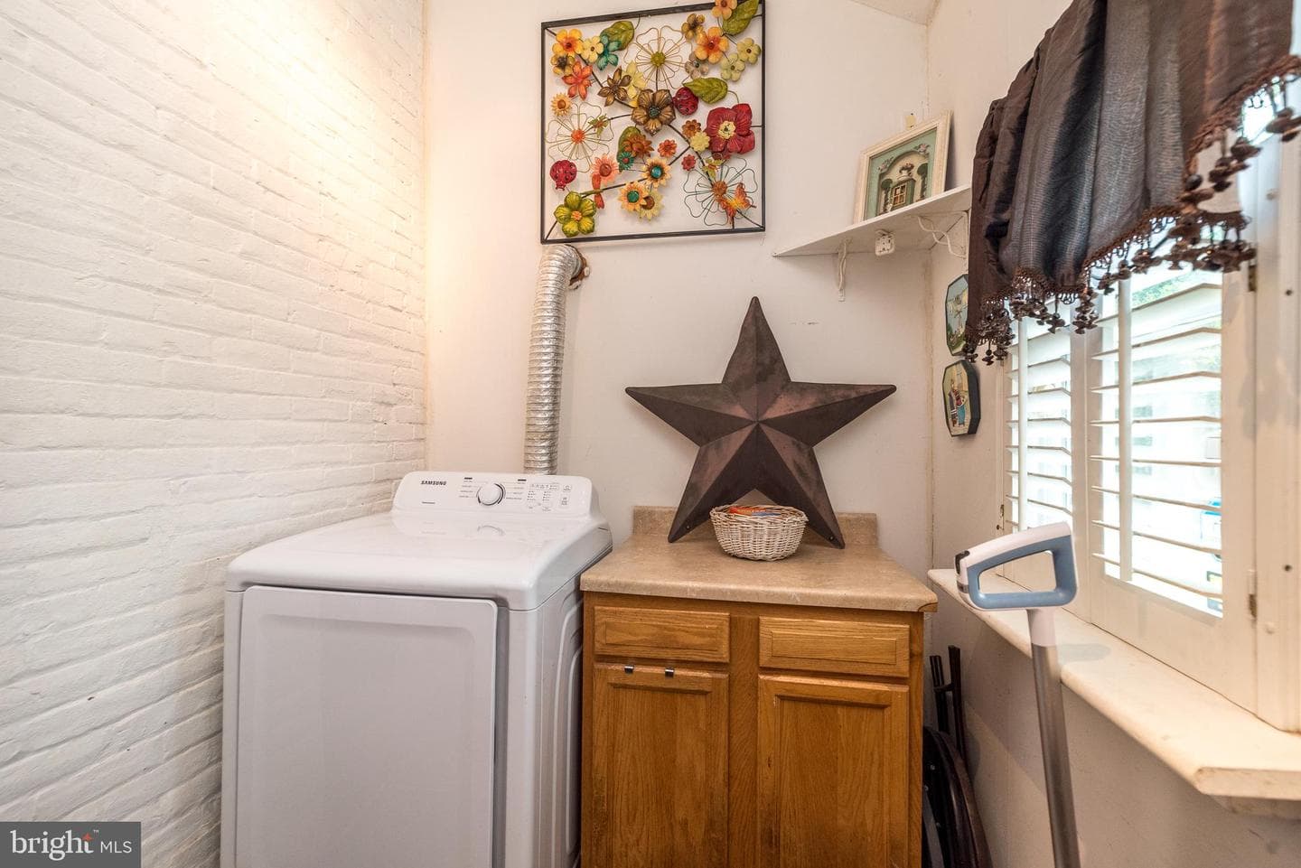 554 W Walnut Street photo 21