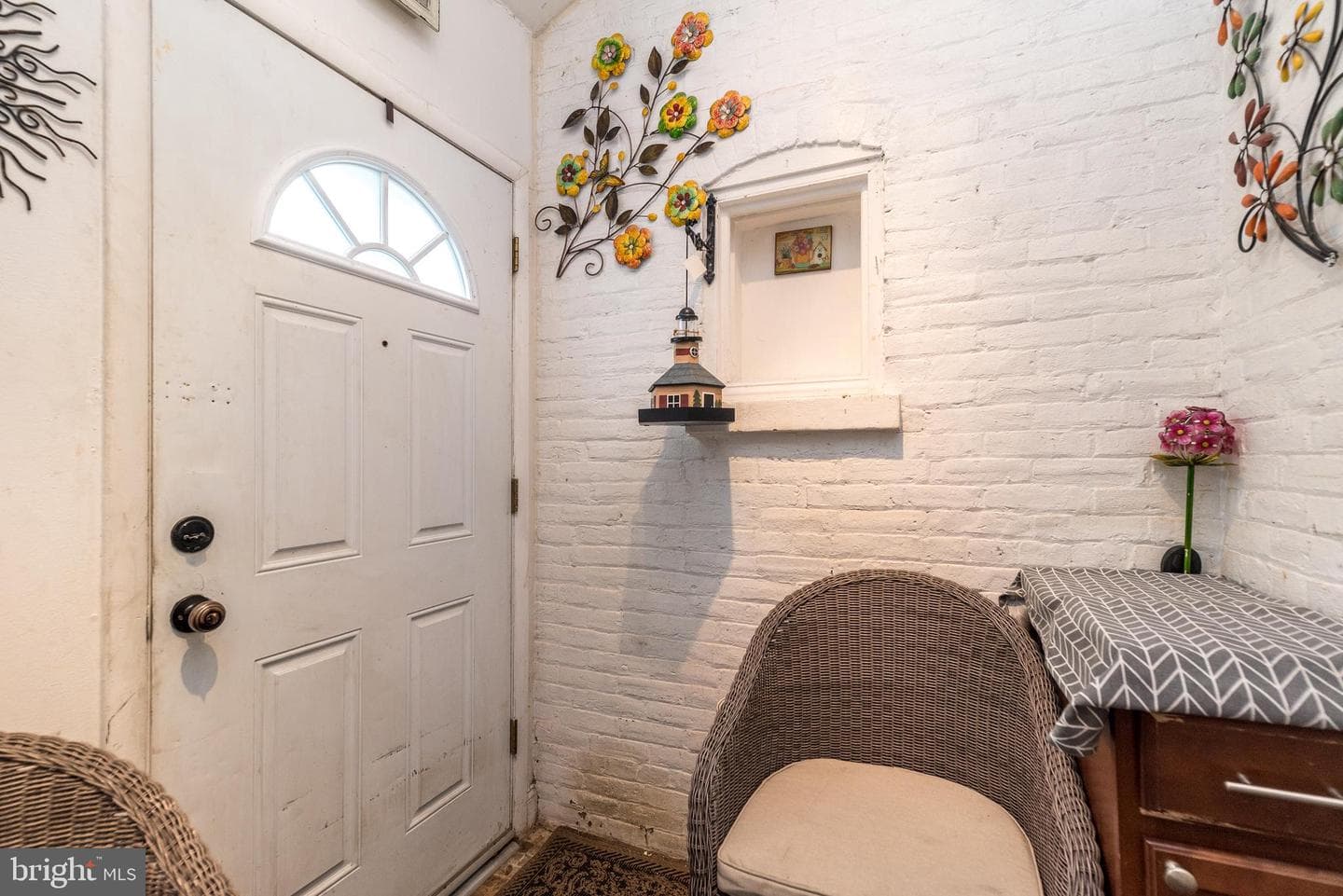 554 W Walnut Street photo 22