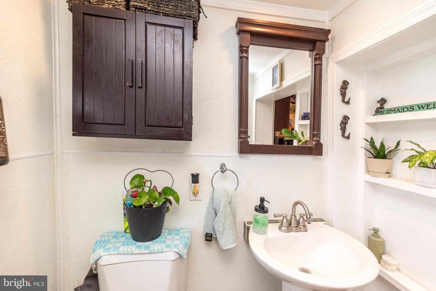 554 W Walnut Street photo 24
