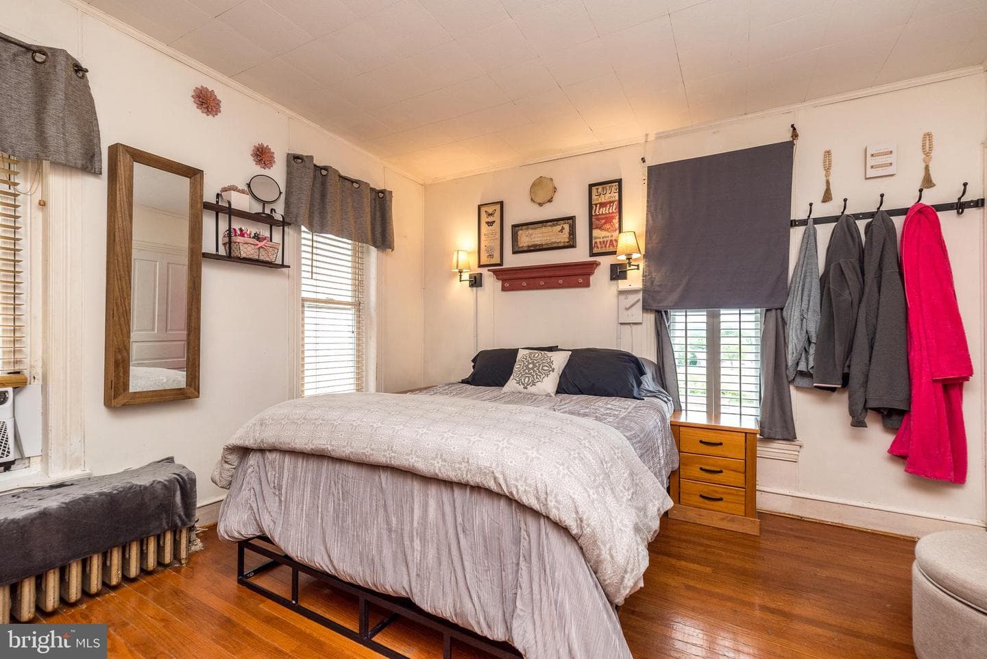554 W Walnut Street photo 25