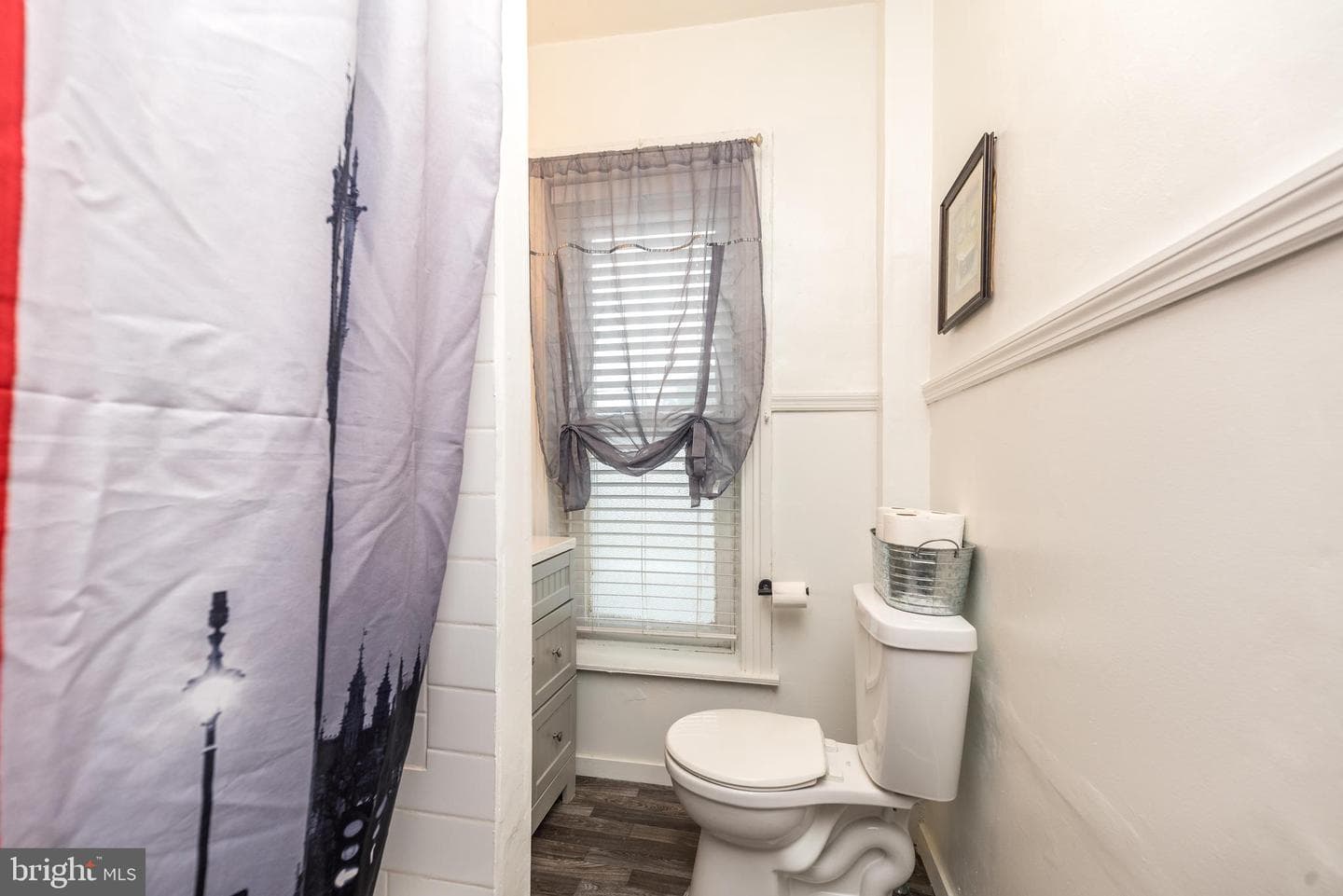 554 W Walnut Street photo 27
