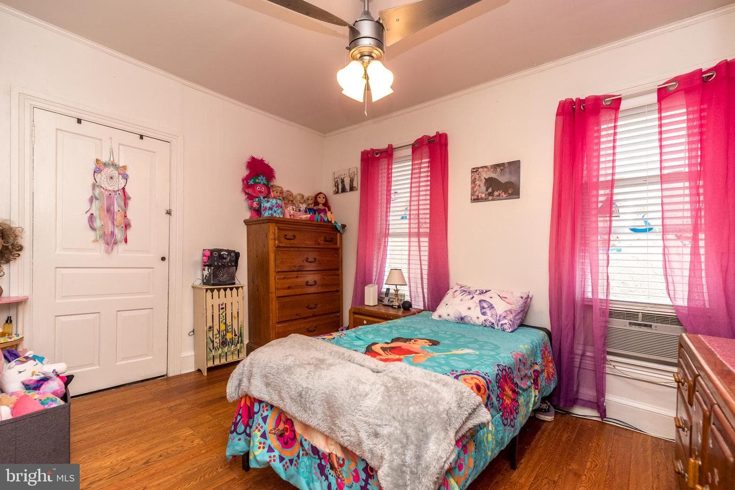 554 W Walnut Street photo 32