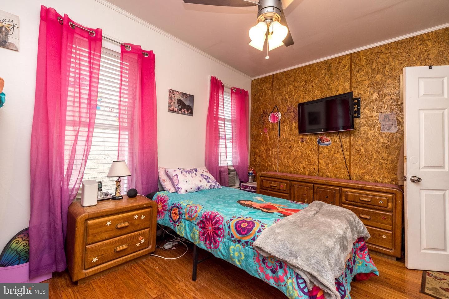 554 W Walnut Street photo 33