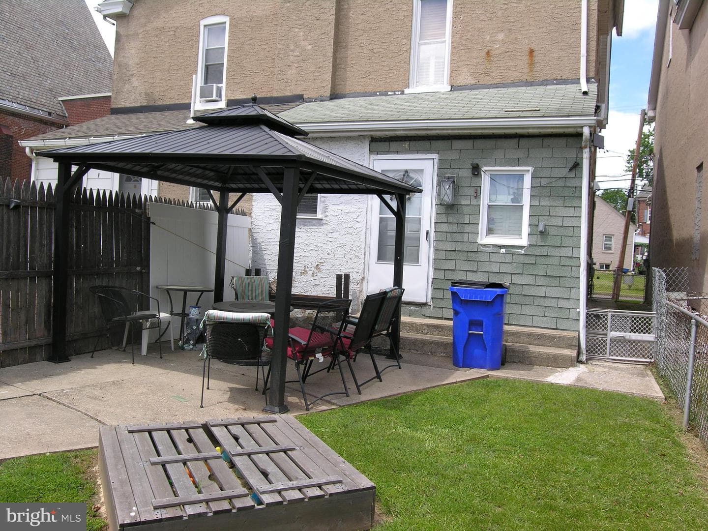 554 W Walnut Street photo 44