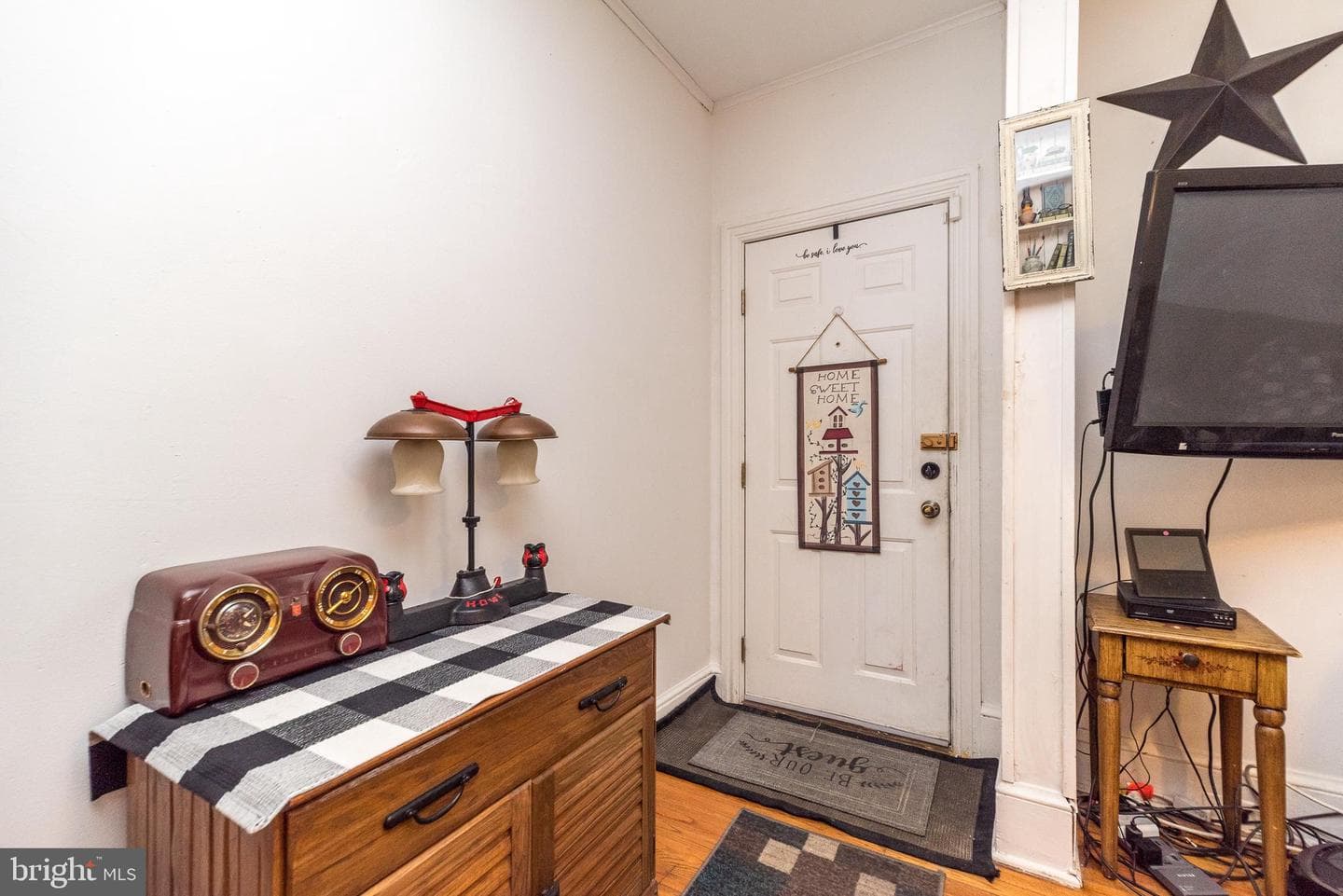 554 W Walnut Street photo 8