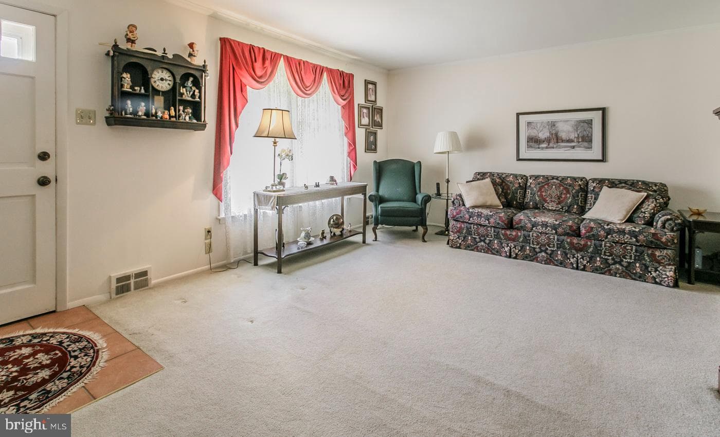 918 Independence Road photo 10