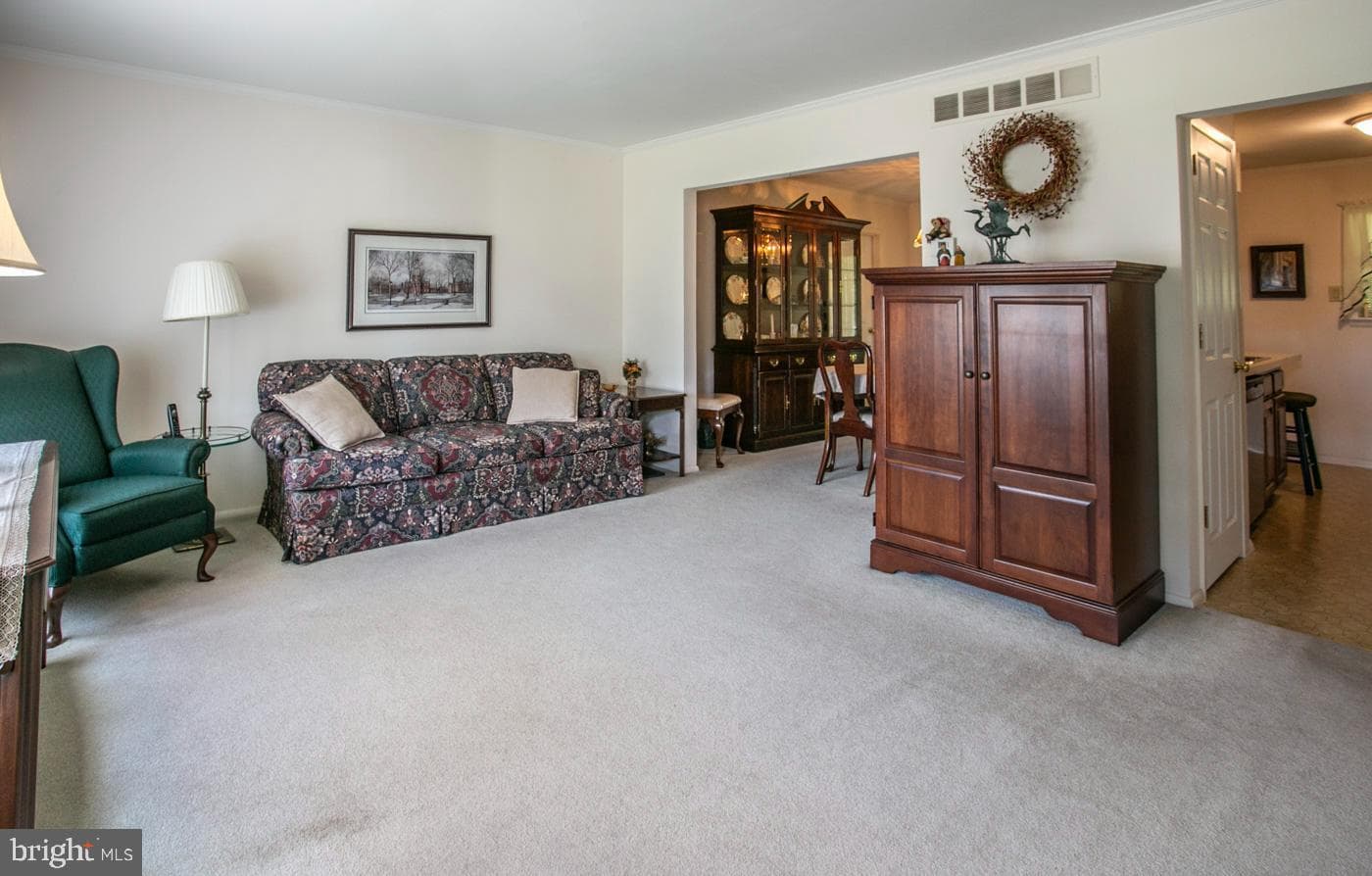 918 Independence Road photo 9