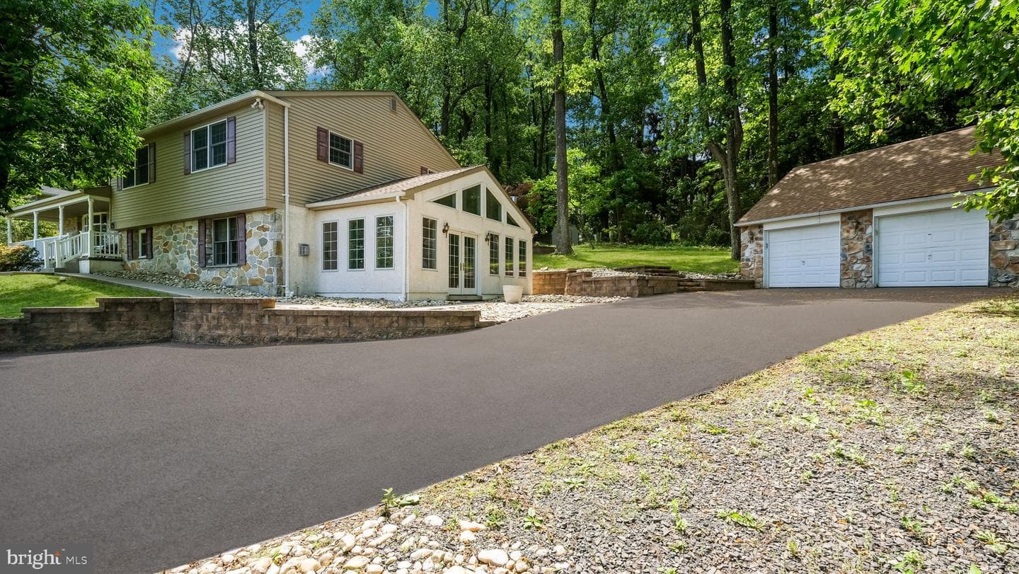463 Leah Drive photo 7