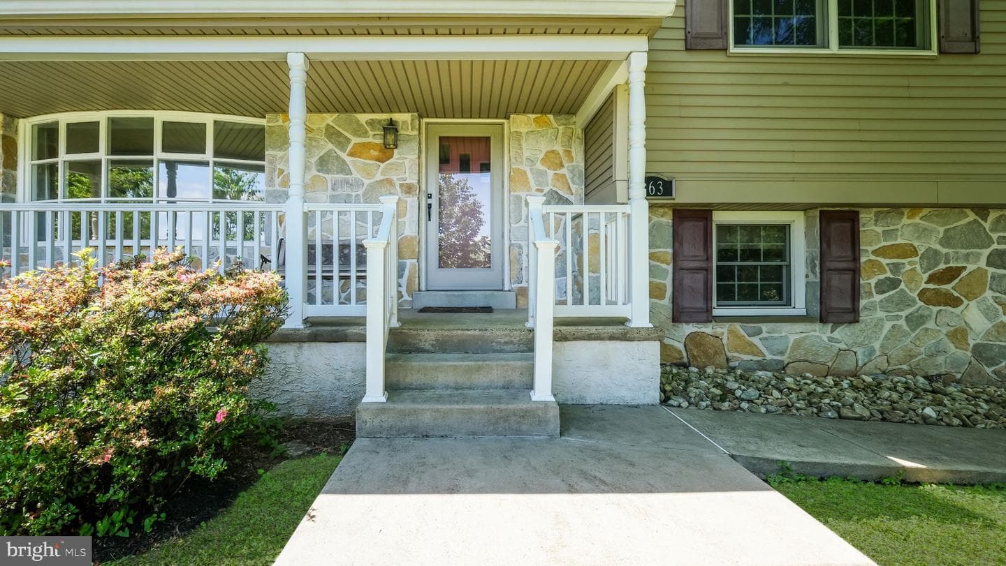463 Leah Drive photo 8