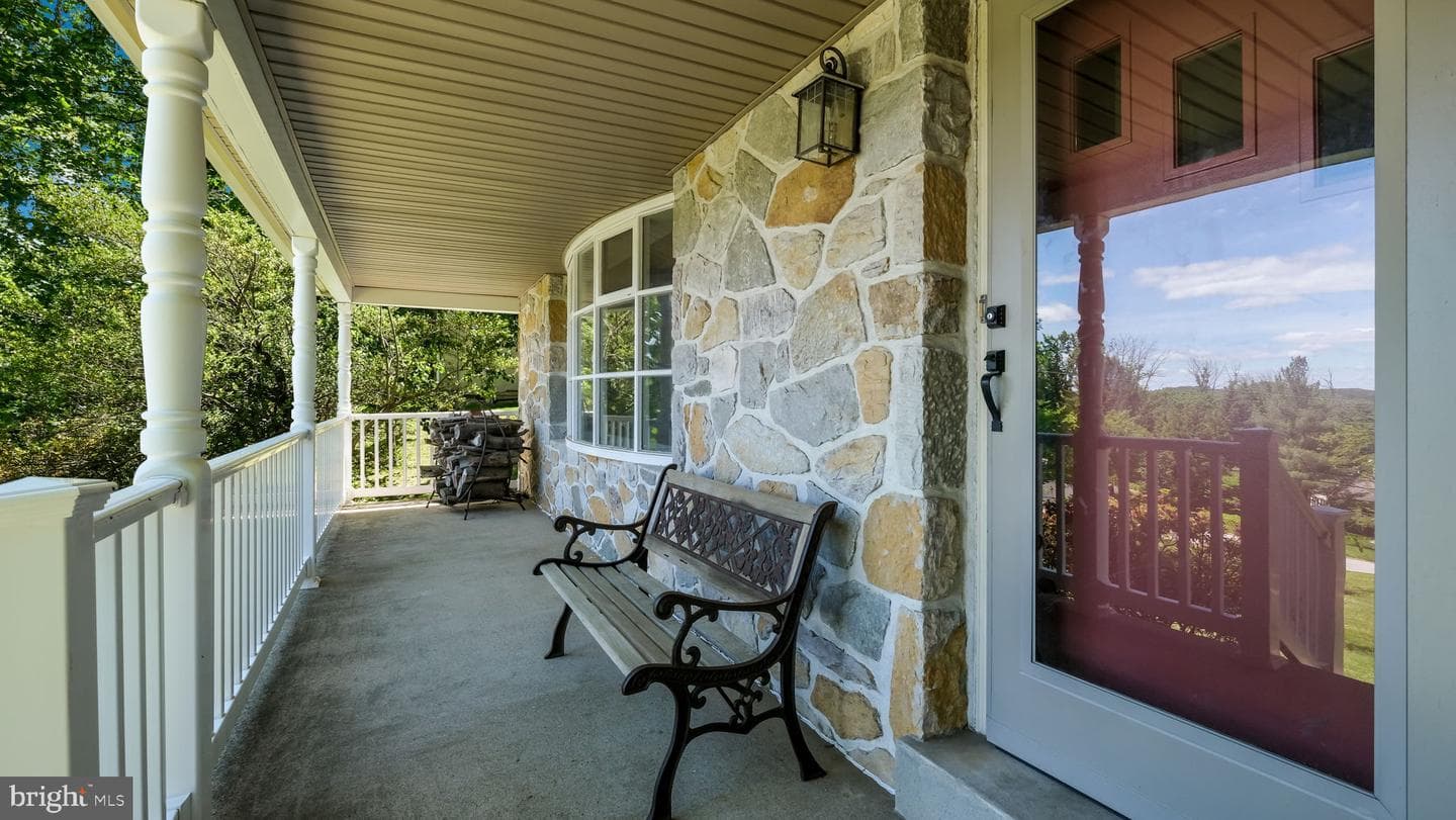 463 Leah Drive photo 9
