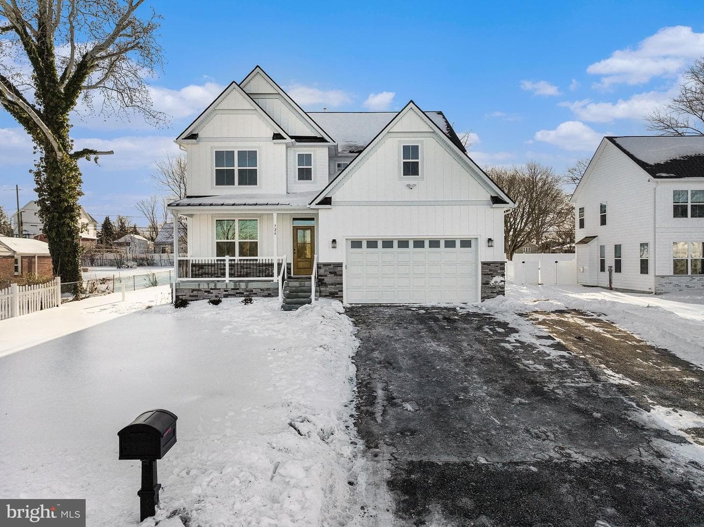 726 Erlen Road photo 2