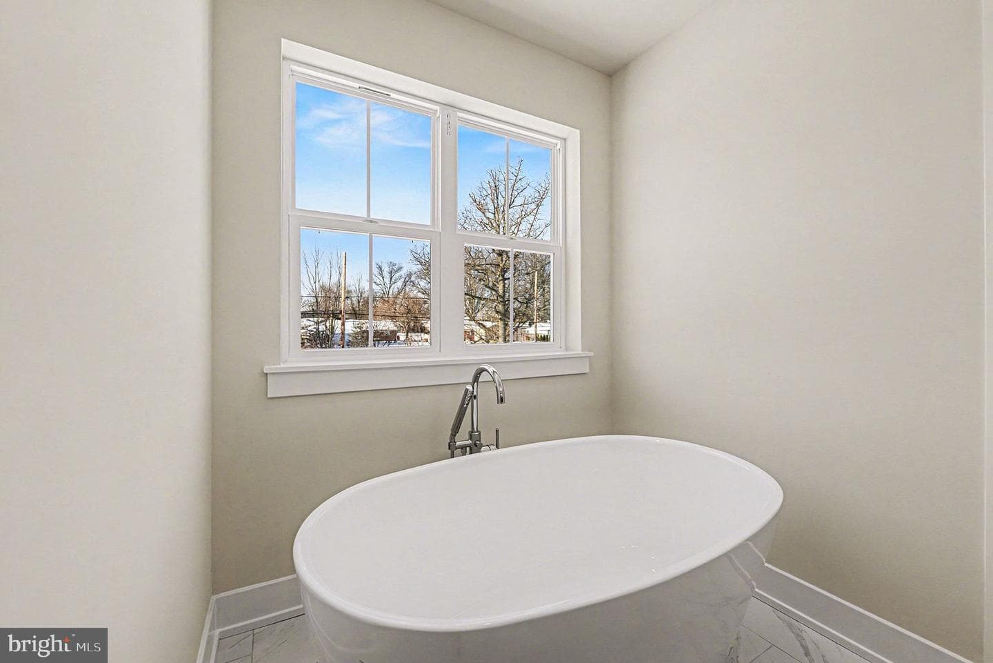 726 Erlen Road photo 38
