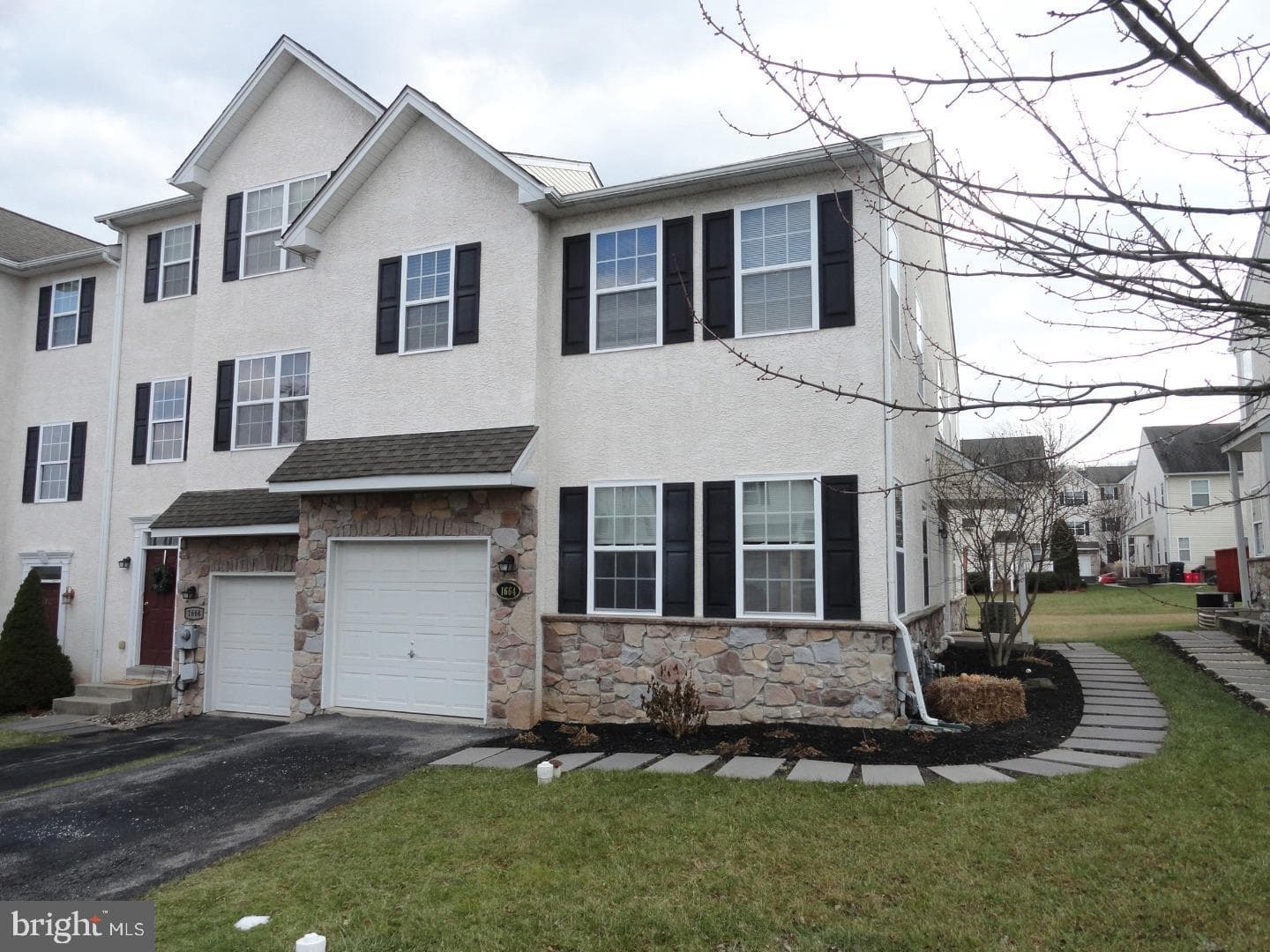 1664 Brynne Lane photo 1