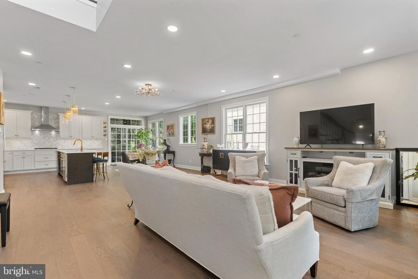 411 Merion Hill Lane photo 4