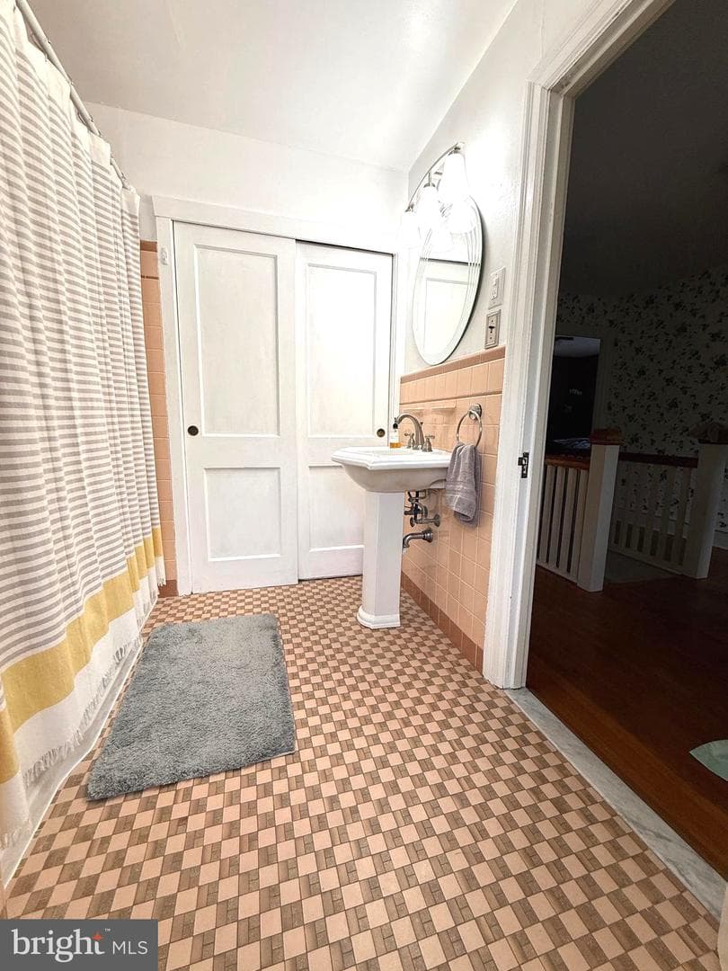 241 Edge Hill Road photo 17