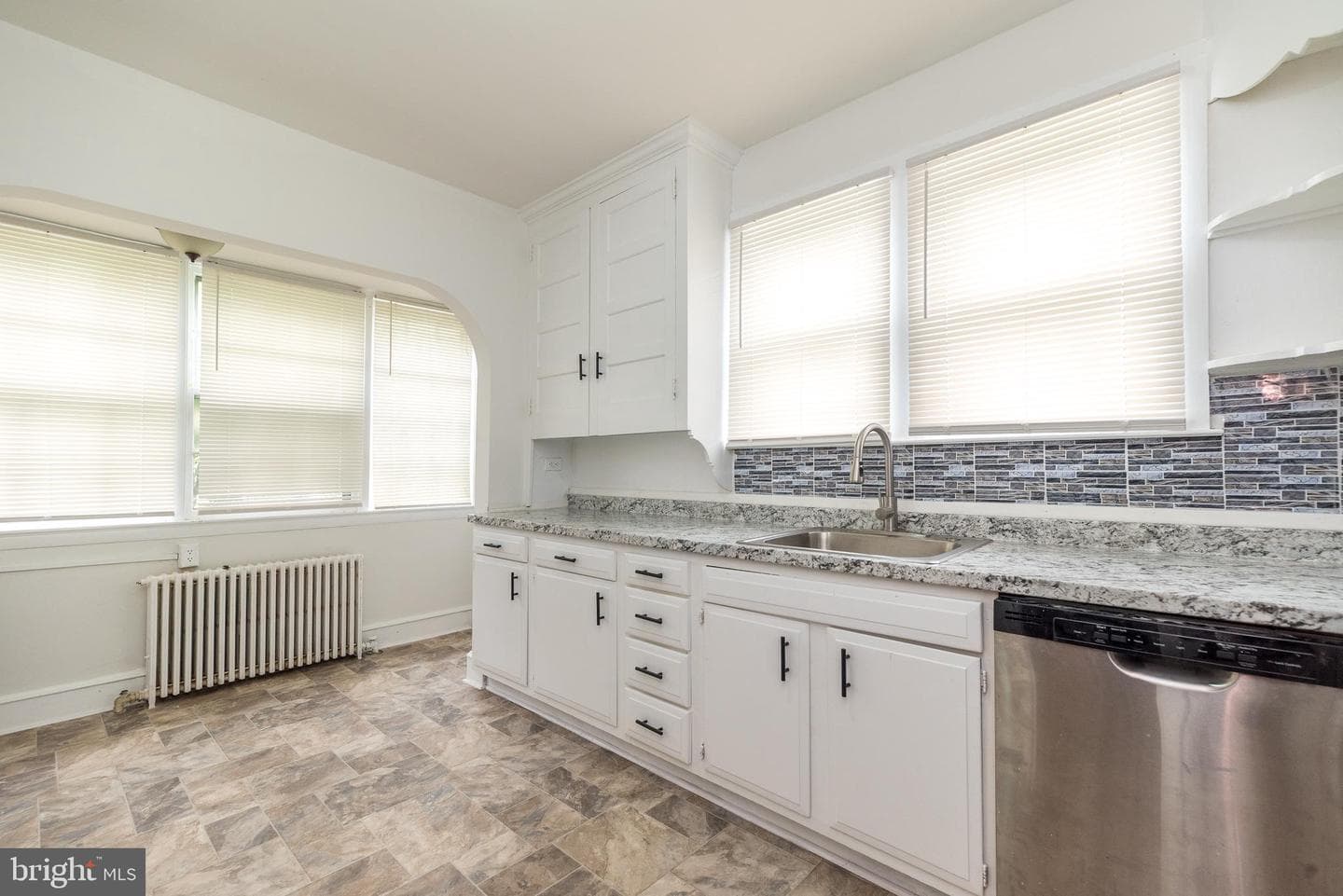 22 E 6th Street photo 16