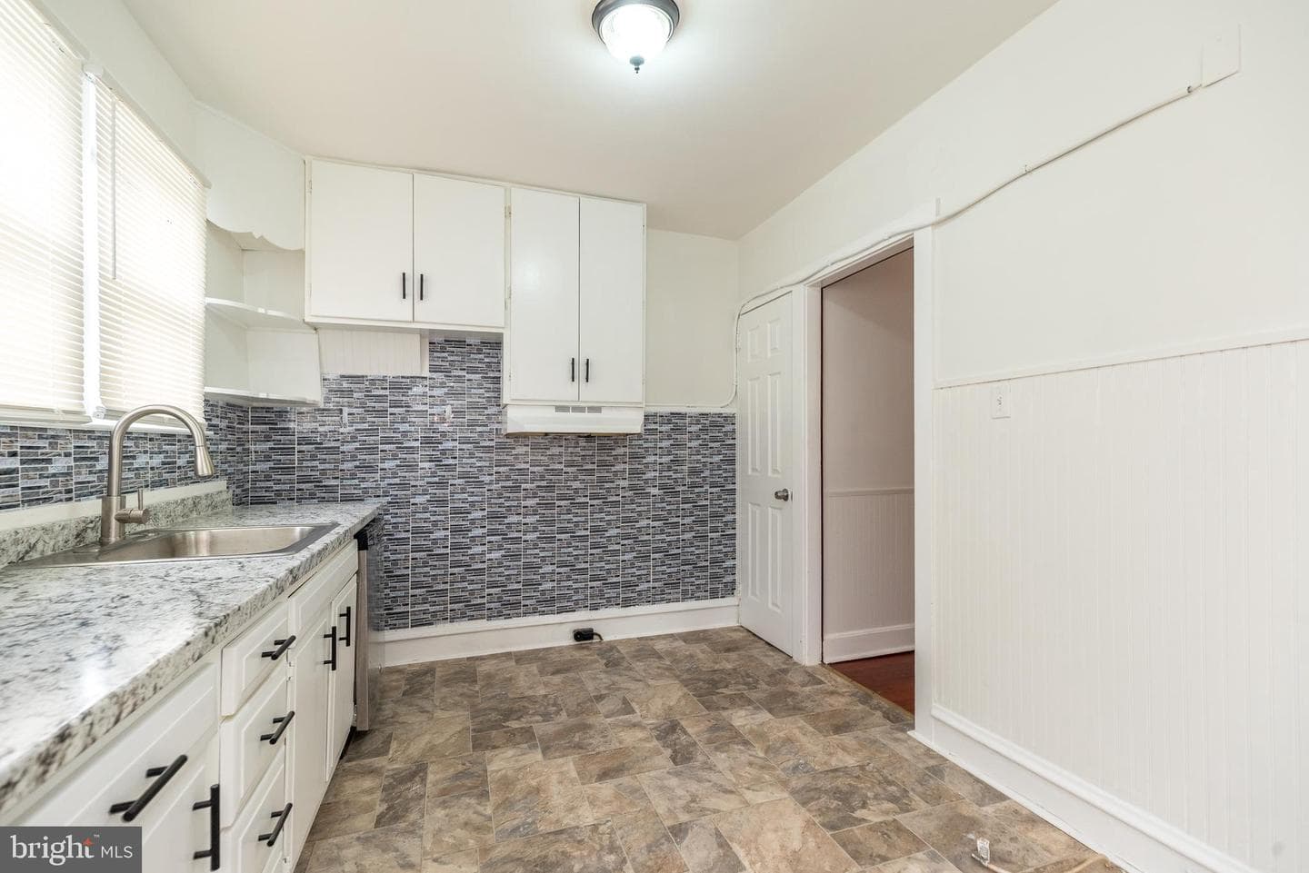 22 E 6th Street photo 18