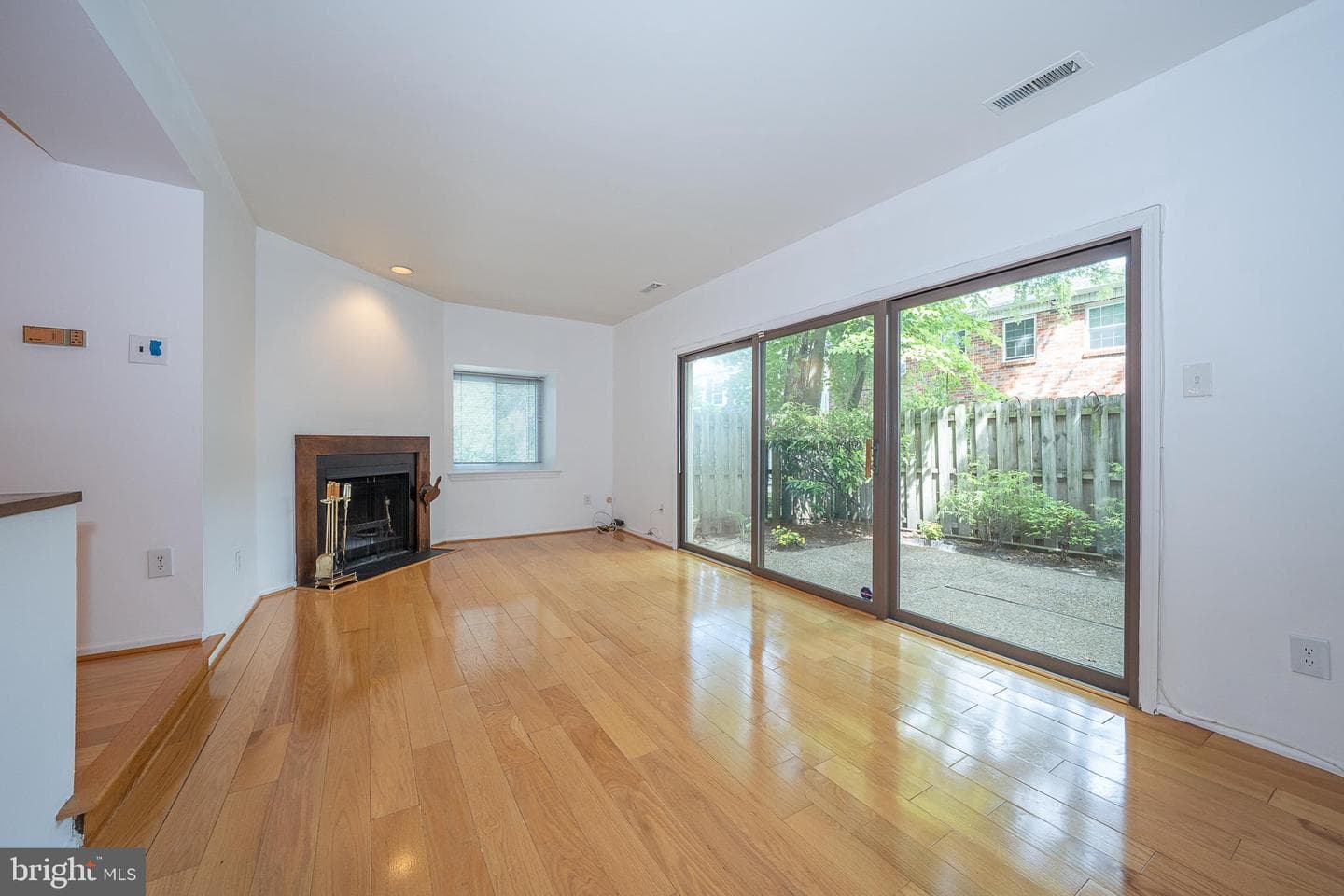 102 W Montgomery Avenue #a photo 10