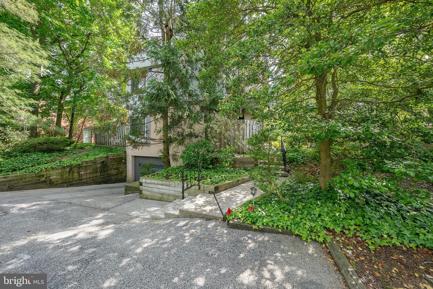 102 W Montgomery Avenue #a photo 2