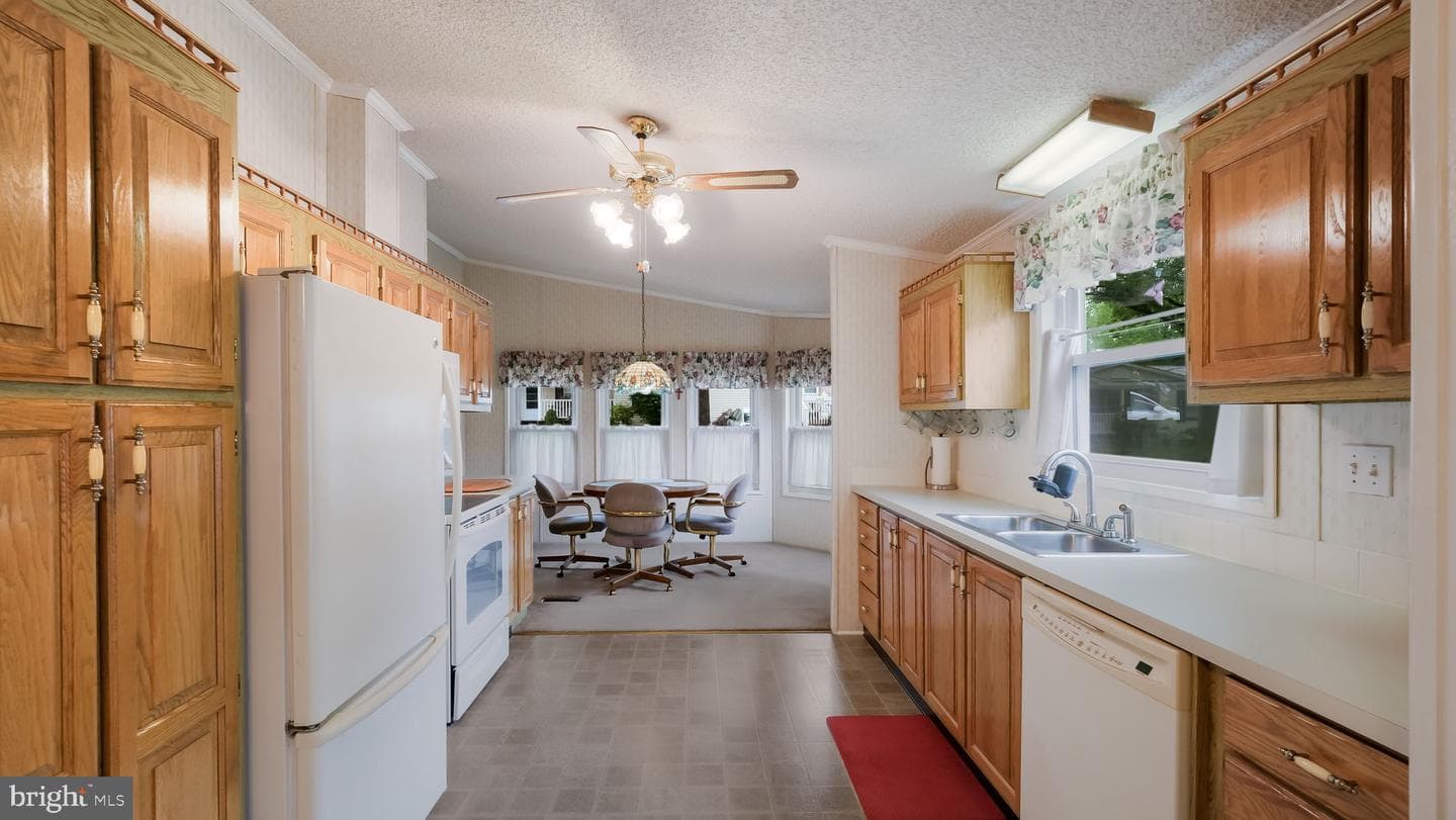 416 Westbury Drive photo 13