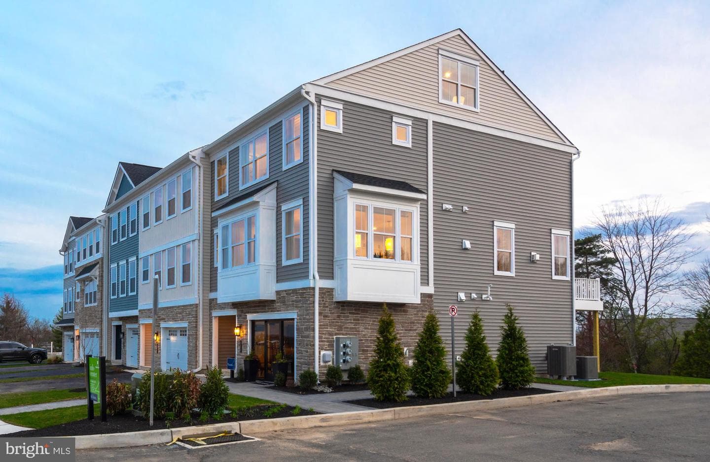 414 Sydney Avenue photo 3