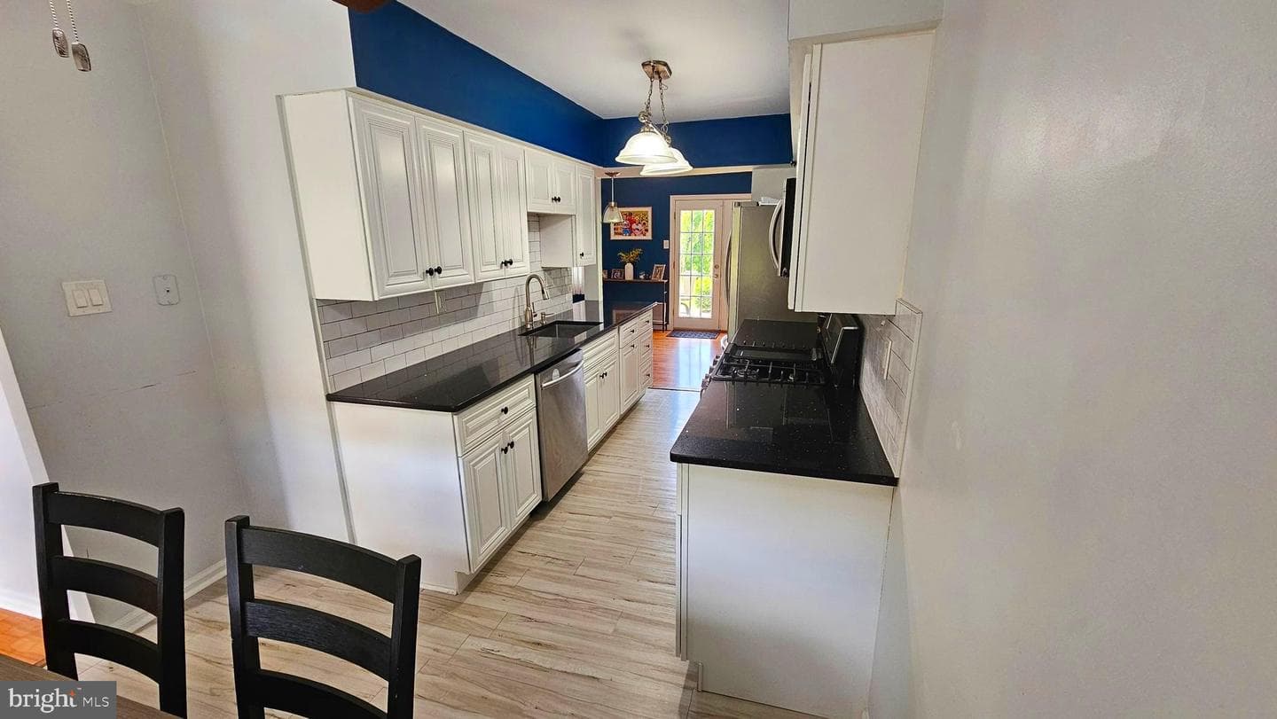 14 Curry Lane photo 9