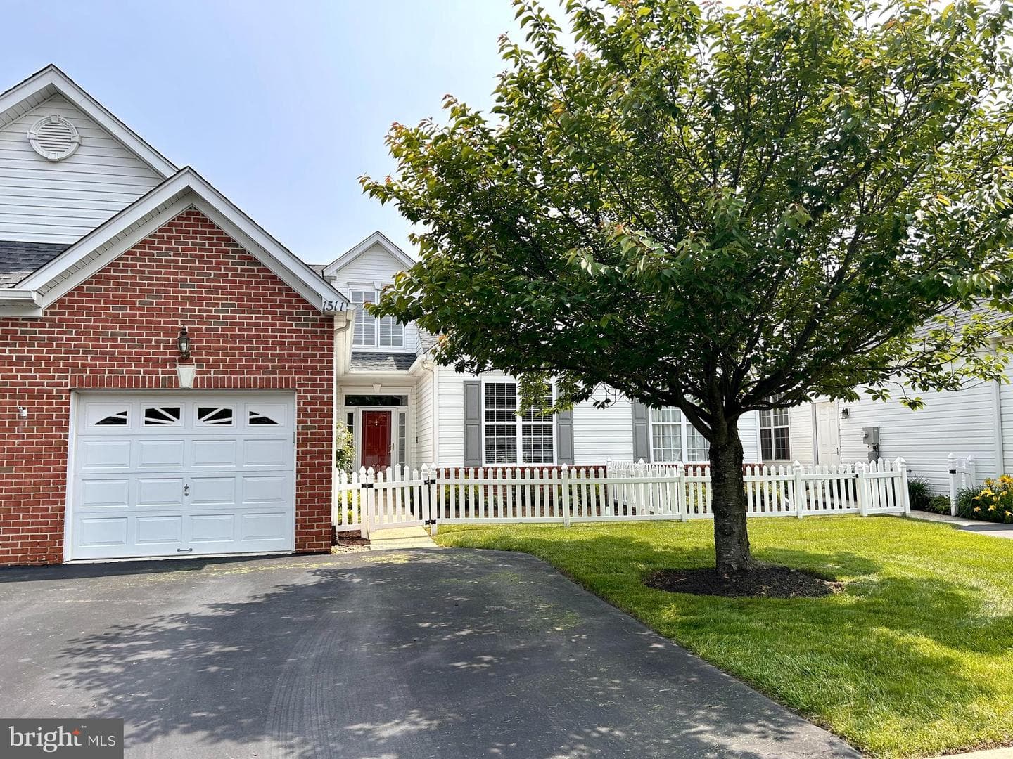 1511 Tarrington Way photo 1