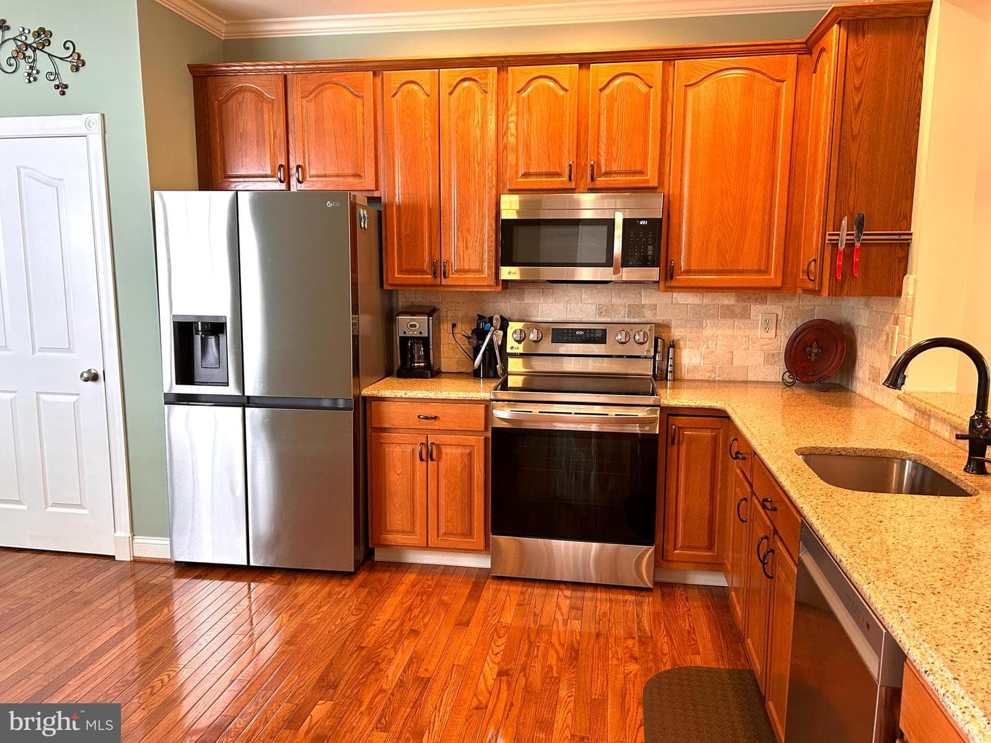 1511 Tarrington Way photo 6