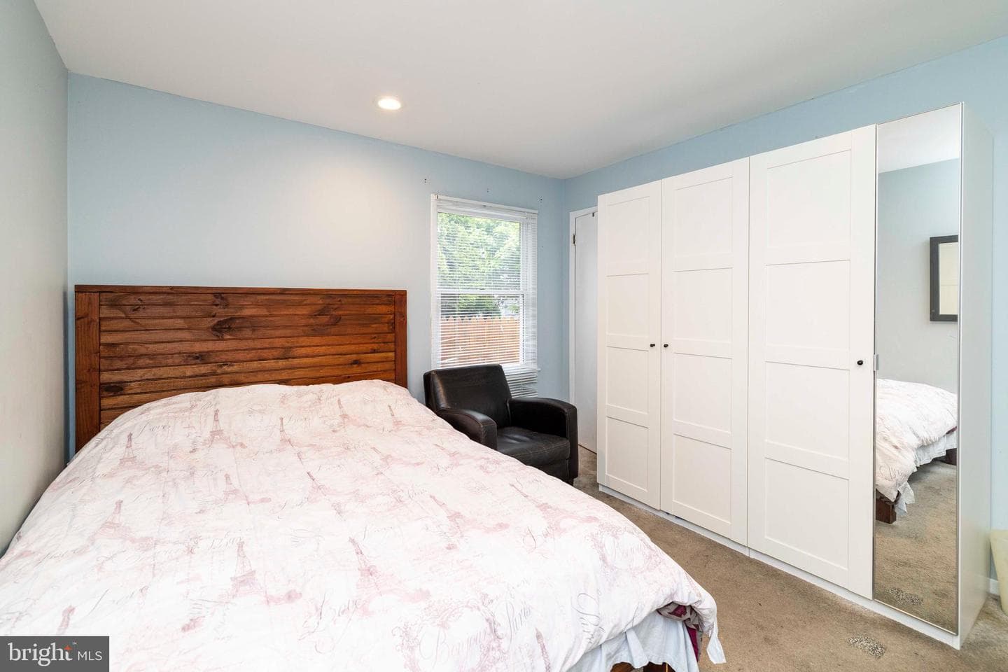 2467 Avondale Avenue photo 25