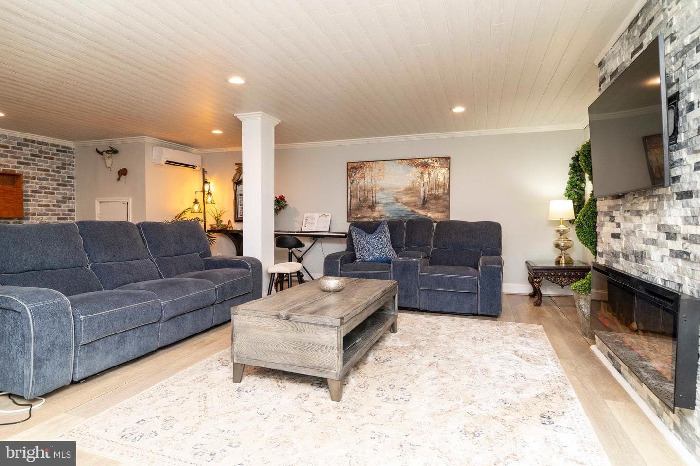 2467 Avondale Avenue photo 28
