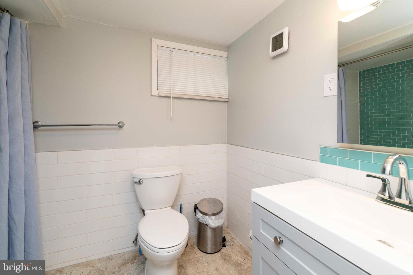2467 Avondale Avenue photo 31