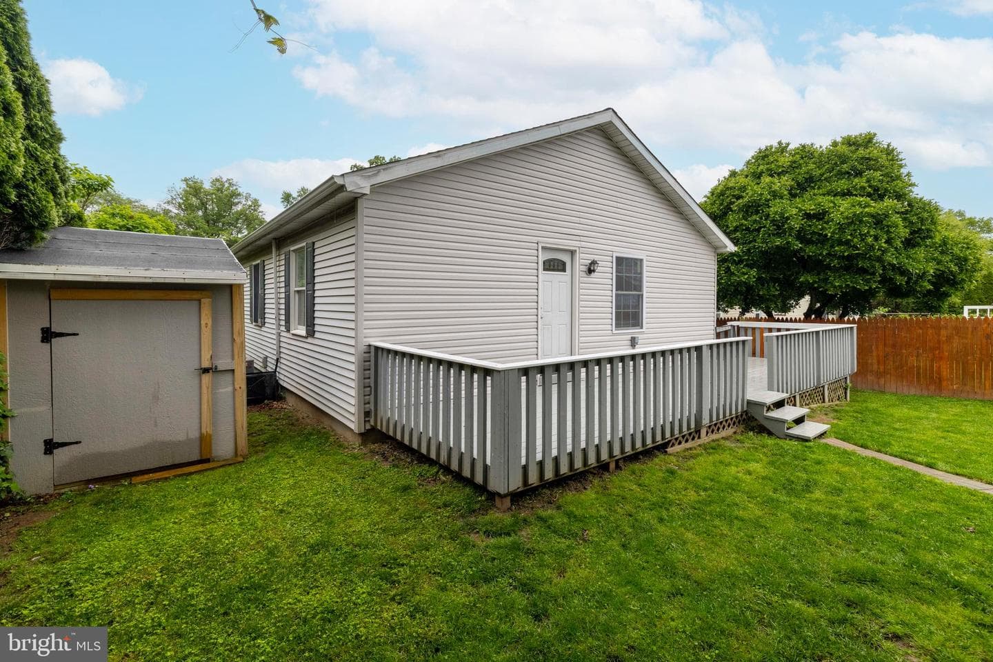 2467 Avondale Avenue photo 34