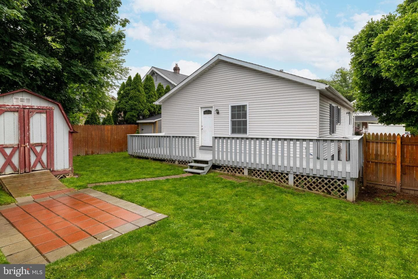 2467 Avondale Avenue photo 35