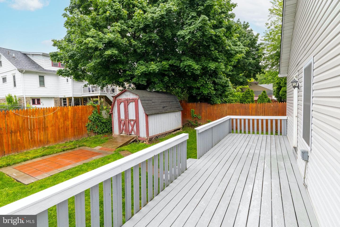 2467 Avondale Avenue photo 37