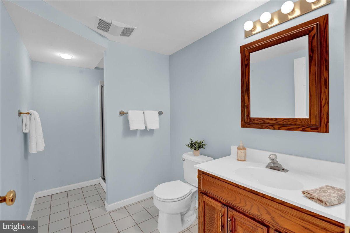 1150 Harrogate Way photo 25