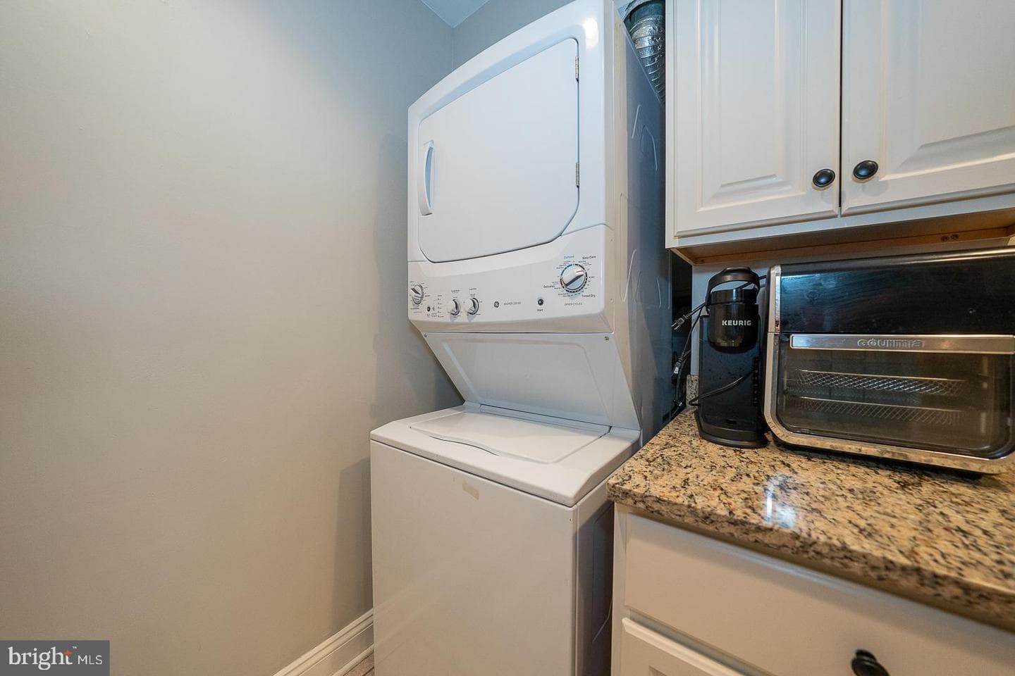 704 Middleton Place photo 9