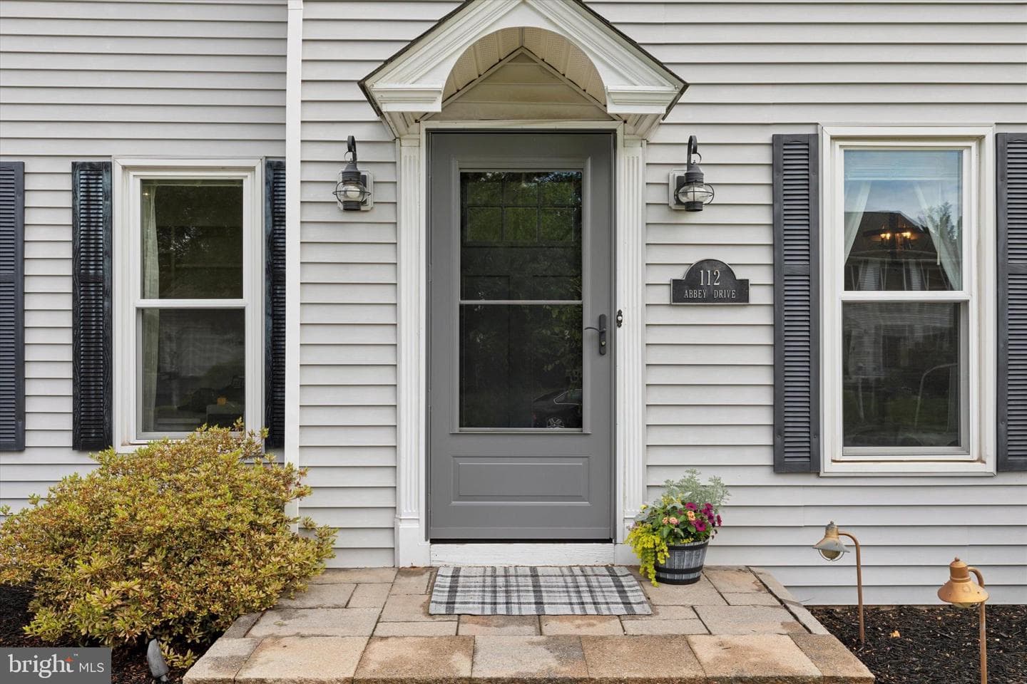 112 Abbey Drive photo 4