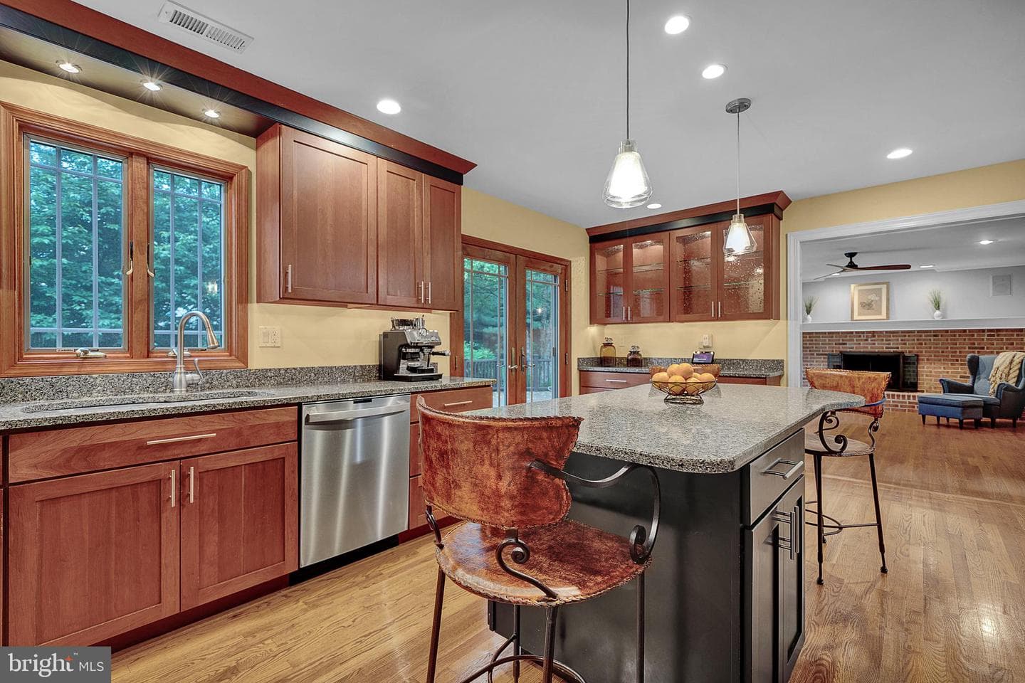 717 Buckley Road photo 10