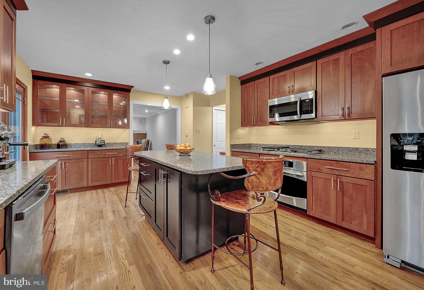 717 Buckley Road photo 11