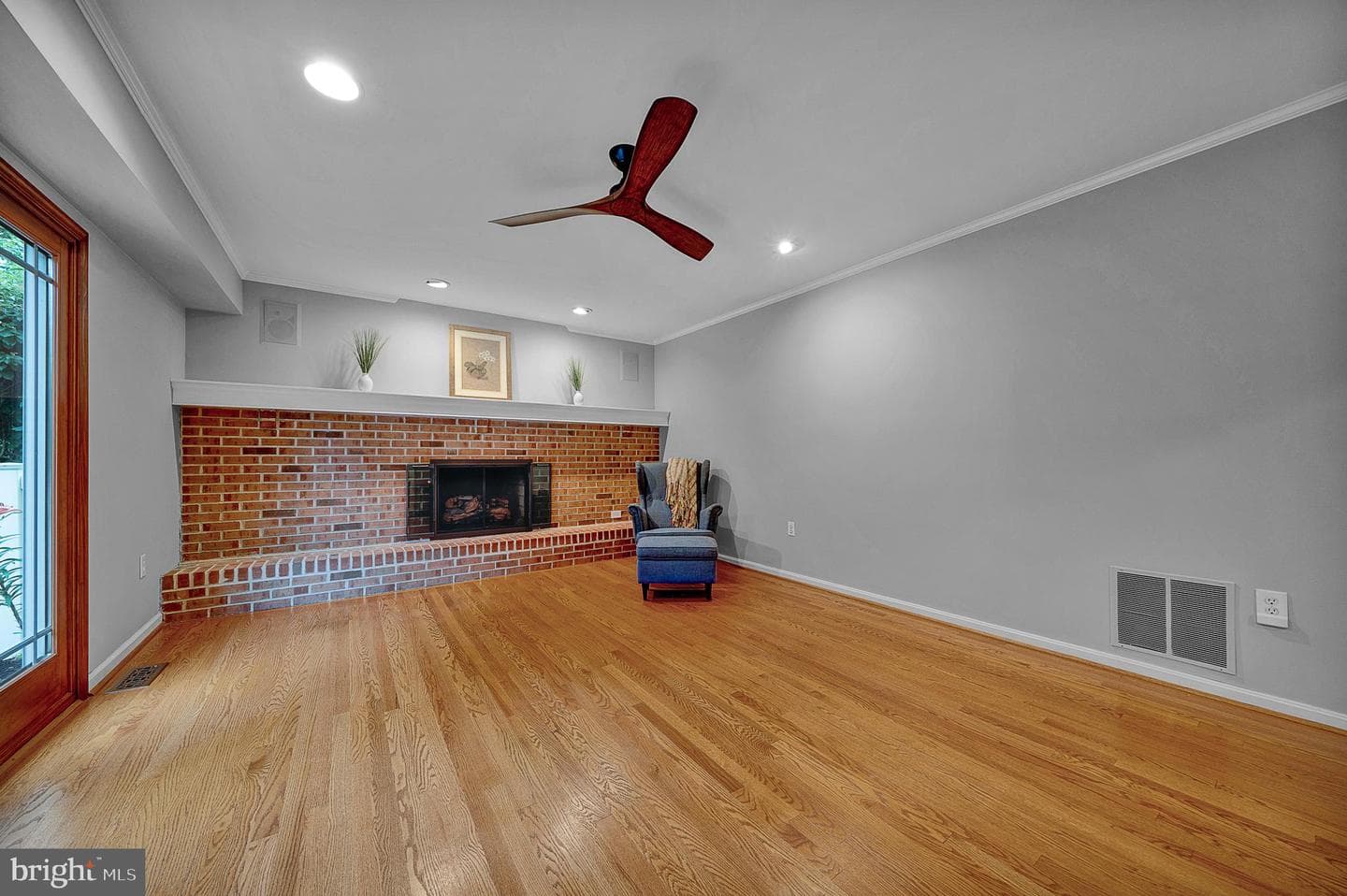 717 Buckley Road photo 15