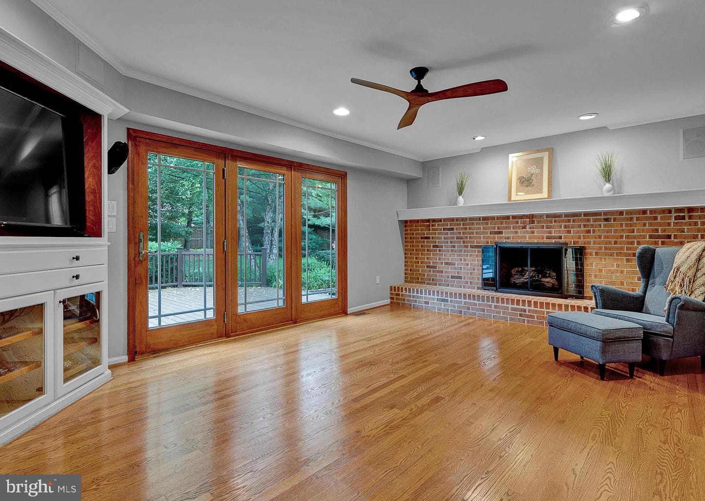 717 Buckley Road photo 16
