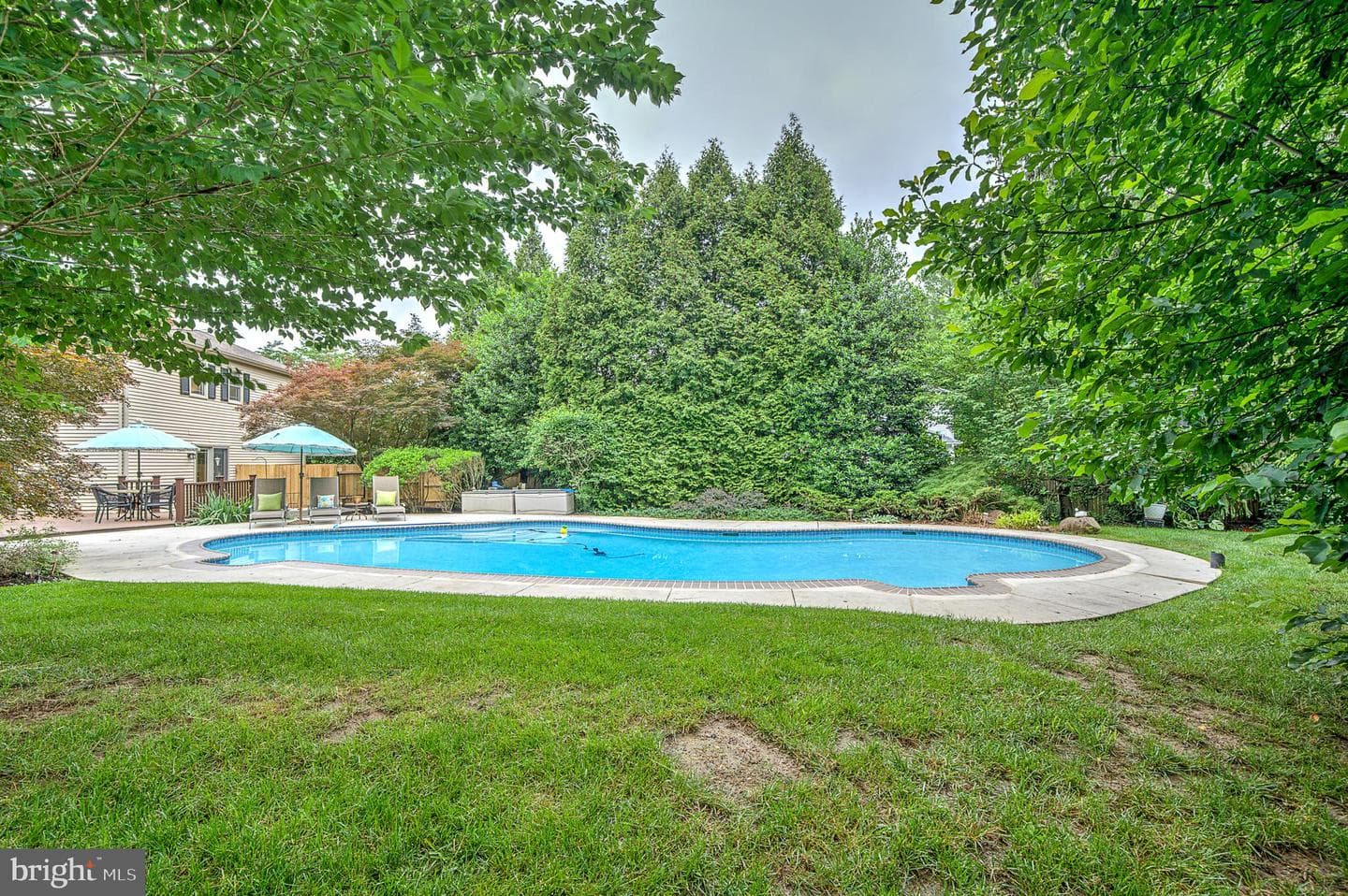 717 Buckley Road photo 40