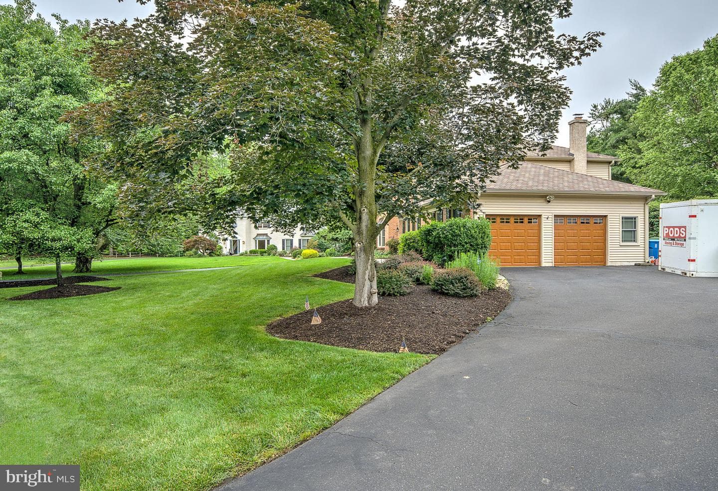 717 Buckley Road photo 43