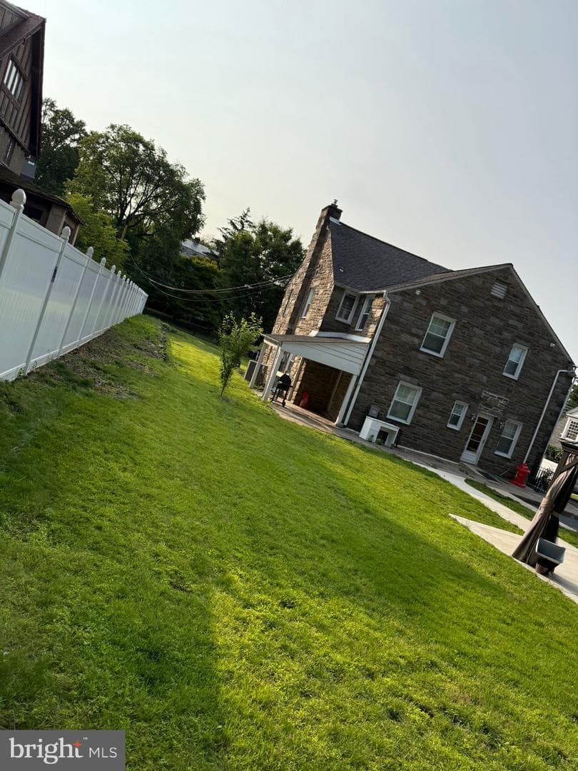 7307 N 12th Street photo 5